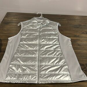 Avia silver puffer vest, size xl, new